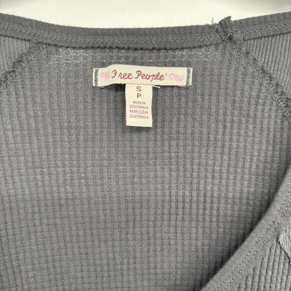 Free People Women's Santa Clara V-Neck Pullover Thermal Top Black Small NWT - Picture 5 of 6